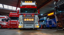 20251019-Tom-Holding-00023